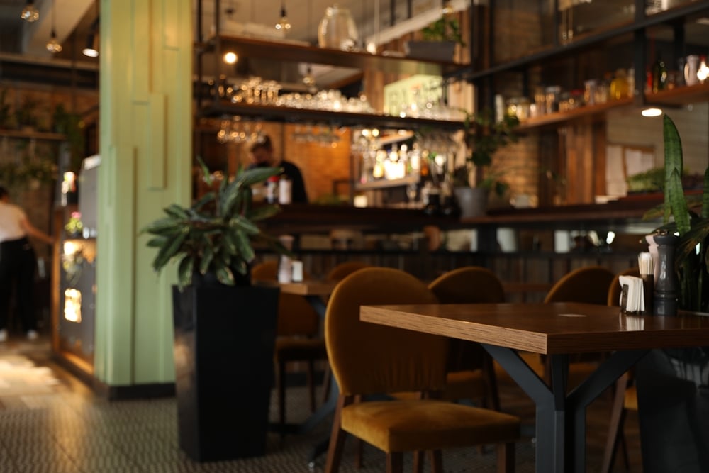 Blurred,View,Of,Stylish,Modern,Cafe,Interior,With,Bokeh,Effect