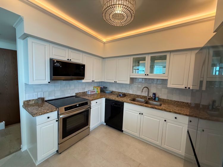 kitchen-cabinet-painting-rice-military-houston-tx