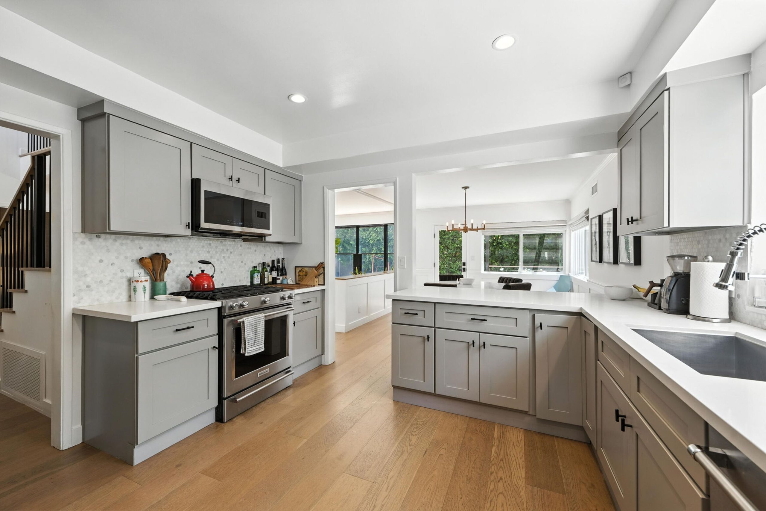 An,Interior,Design,Of,A,Modern,Kitchen,In,Gray,Hues